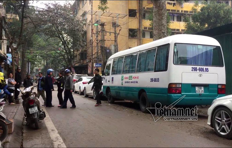 Hà Nội: Xe ô tô bán bún bị xử phạt