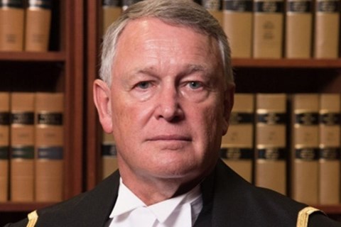 Thẩm phán từ chức vì hỏi sốc nạn nhân hiếp dâm