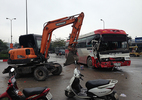 Quảng Ninh: Xe khách lao vun vút húc văng xe 5 tấn