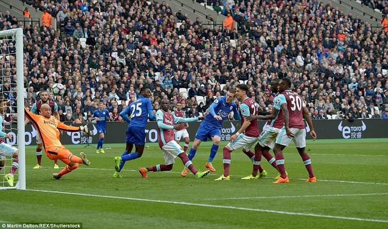 Song sát Mahrez - Vardy giúp Leicester thắng trận thứ 4 liên tiếp