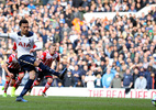 Buộc Southampton ôm hận, Tottenham "cắt đuôi" MU