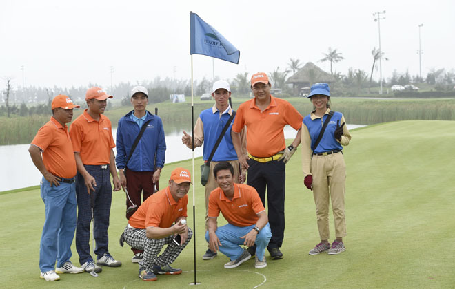 Hat-trick hole-in-one ở giải golf 2 triệu USD