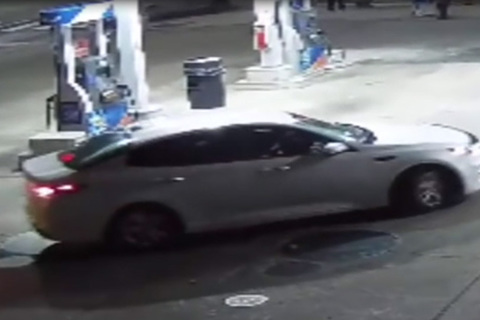 Trộm ô tô sang táo bạo ở cây xăng