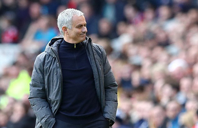 MU loạn trên sân khách, Mourinho