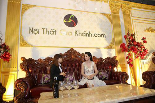 Lộ diện chủ nhân bộ sofa tân cổ điển khủng nhất VN