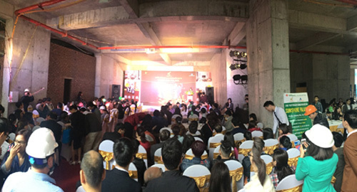 Hàng trăm khách thăm nhà mẫu Sunshine Palace