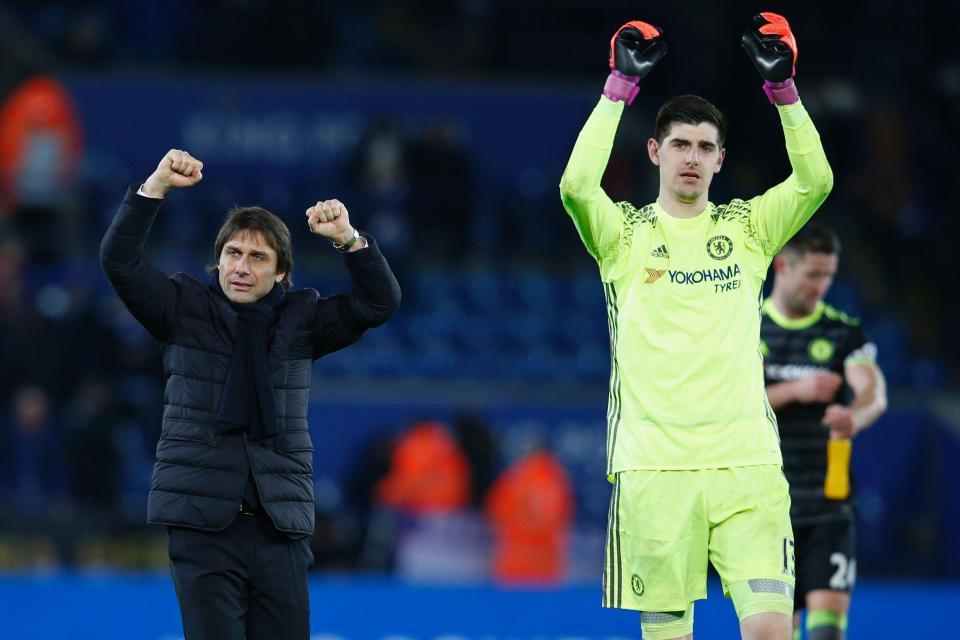 Courtois khước từ Real, MU sợ mất De Gea