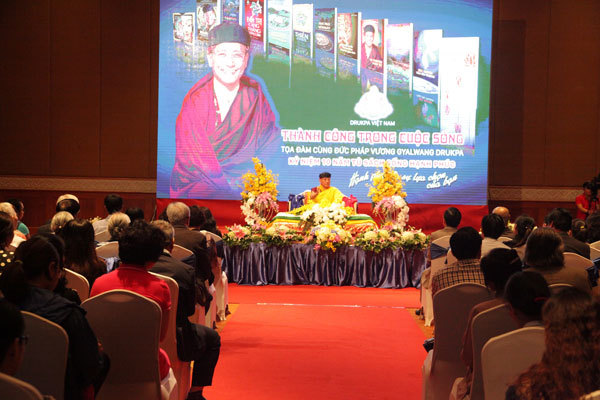 Đức Gyalwang Drukpa viết sách như một sở thích