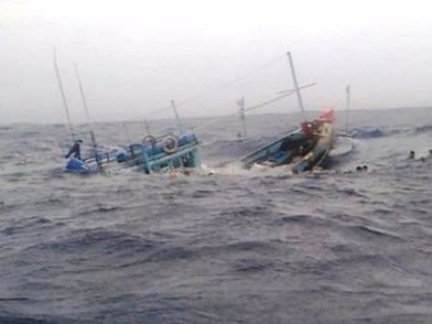 Tàu cá bị đâm chìm, 6 ngư dân kêu cứu giữa biển