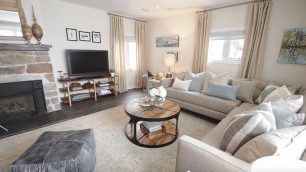 Đây là cách trang trí phòng khách vừa sang lại rộng thênh thang