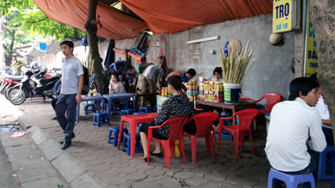 Hà Nội: Sắp xếp nơi bán trà đá trên phố đi bộ