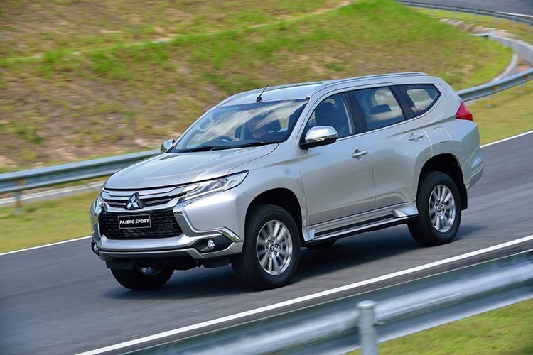 Ô tô SUV 7 chỗ lên đời, tăng giá: Kẻ đắt khách, người ế ẩm