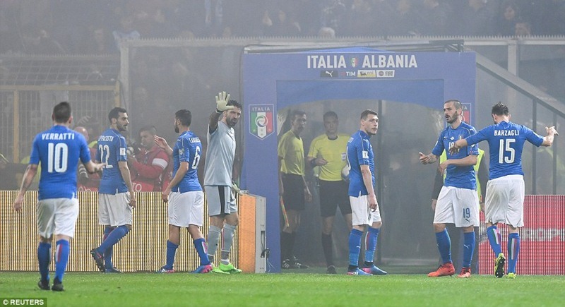 Italia thắng dễ trong ngày Buffon đi vào lịch sử