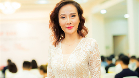 Người mẫu kiếm tiền từ đâu mà dùng toàn hàng hiệu?