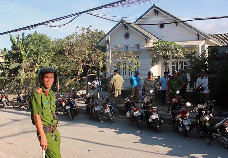 Nghi án hai mẹ con bị sát hại dã man bên hiên nhà