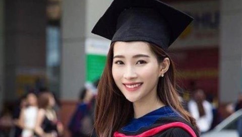 Hoa hậu Đặng Thu Thảo xinh tươi ngày tốt nghiệp đại học