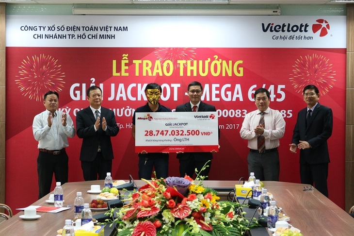 Bí ẩn sau chiếc mặt nạ, sự thật về 21 tỷ phú trúng số Vietlott
