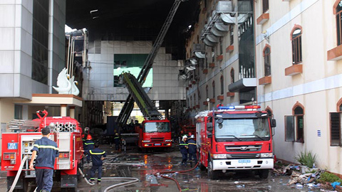 TPHCM chi viện Cần Thơ dập cháy công ty may bùng phát