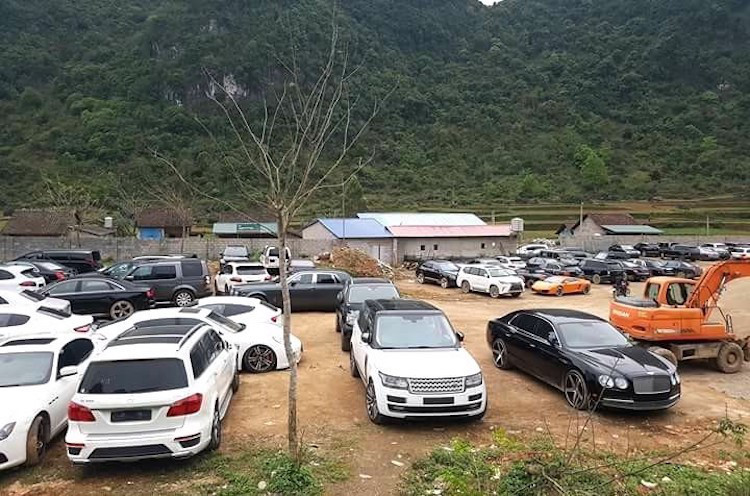 Bãi siêu xe trăm tỷ giữa rừng núi Cao Bằng