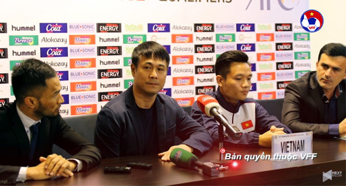 HLV Hữu Thắng phát biểu trước trận đấu