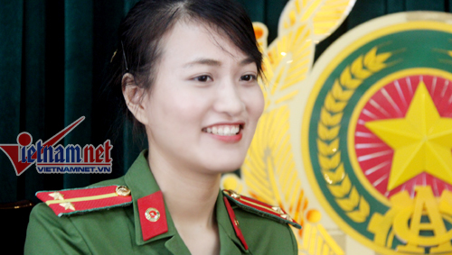 Chuyện tình kỳ diệu cặp công an nên duyên nhờ bức ảnh trên mạng