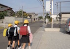 Vì sao người Nhật cho con 6 tuổi tự đi tàu đến trường?