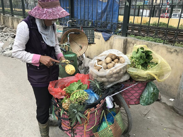 Đi xin cơm thừa, bà bán rau tiết kiệm 700 triệu làm hồi môn