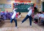 Học sinh tiểu học nhảy “bống bống bang bang” chia tay cô giáo