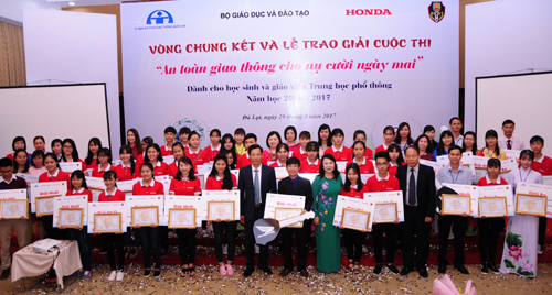 Trao giải hội thi ATGT cho nụ cười ngày mai