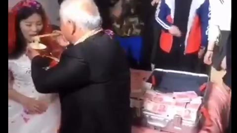 Dân mạng phát sốt với hành động của chú rể đáng tuổi ông cô dâu