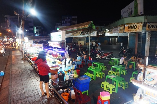 TPHCM muốn cho kinh doanh trên vỉa hè rộng 5m