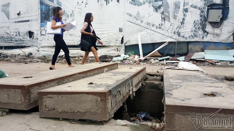 Những 'hố tử thần' há miệng chờ nuốt người ở Hà Nội