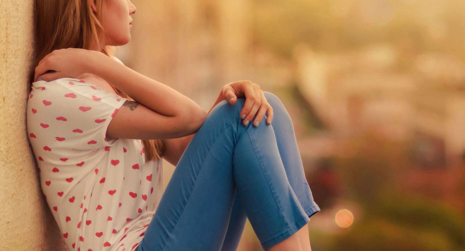 Chết lặng phát hiện tin nhắn gửi cho chồng đêm khuya