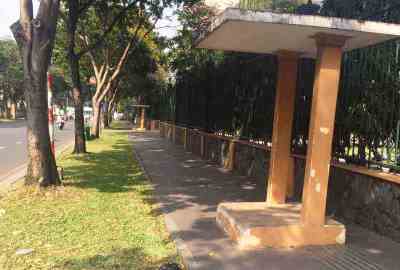 Văn phòng Chính phủ tại TPHCM tháo 2 chốt bảo vệ lấn vỉa hè