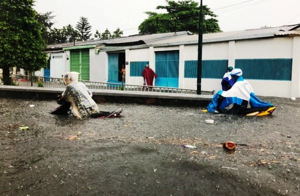 Dự báo thời tiết 2/4: Sài Gòn nguy cơ mưa ngập trái mùa