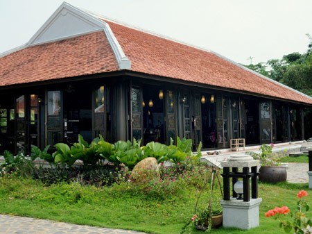 Ngắm loạt biệt thự gỗ sang trọng của sao Việt