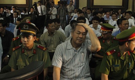 Trang 'Phố núi': Lùm xùm từ Bùi Tiến Dũng tới Phạm Công Danh