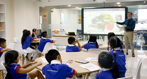English+21: Mô hình học tiếng Anh chuẩn Mỹ, giá mềm