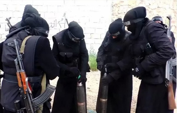 IS tung biệt đội nữ xạ thủ khét tiếng