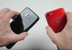 Galaxy S8 đánh bại iPhone 7 màu đỏ khi thả rơi tự do?
