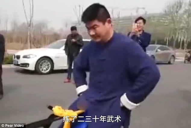 Xem võ sư dùng