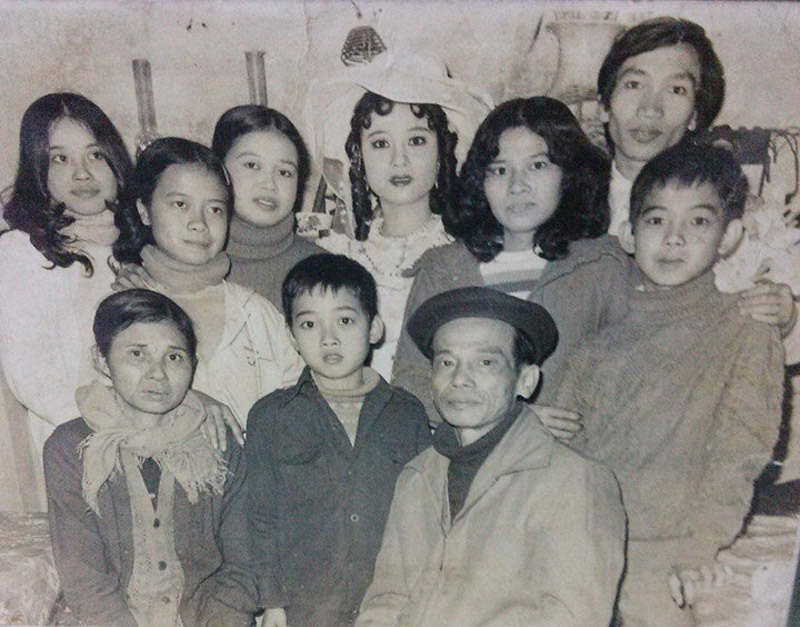 Phòng tân hôn '1 giường, 1 ri đô mỏng manh' của cô dâu Hà thành