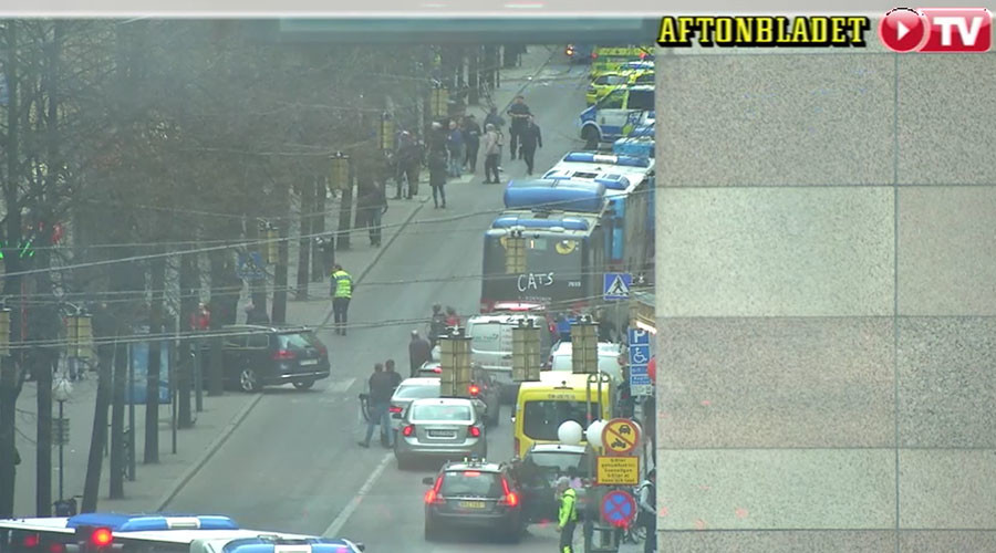 Khủng bố bằng xe tải giữa Thủ đô Thụy Điển, nhiều người thương vong