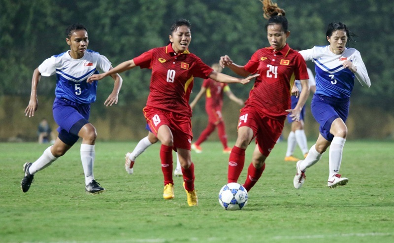 Thắng Singapore 8-0, tuyển nữ Việt Nam chiếm ngôi đầu bảng