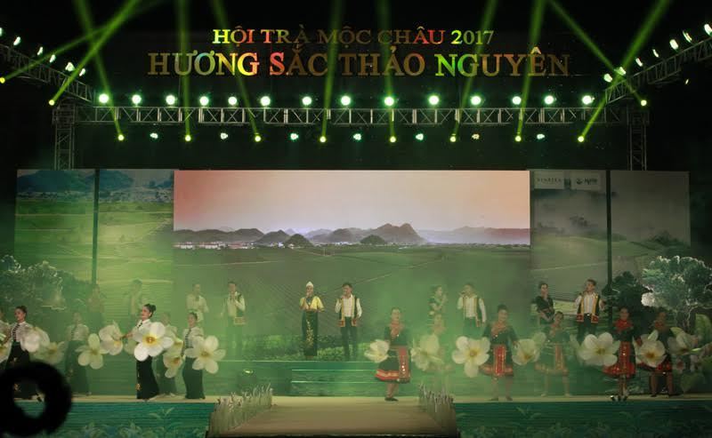 Mộc Châu rộn rã hội trà 2017