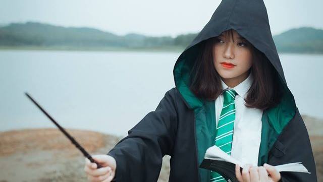 Ảnh kỷ yếu tái hiện bộ truyện Harry Potter phong cách ma thuật