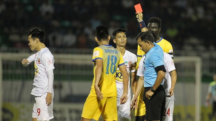 HAGL phản ứng dữ dội: