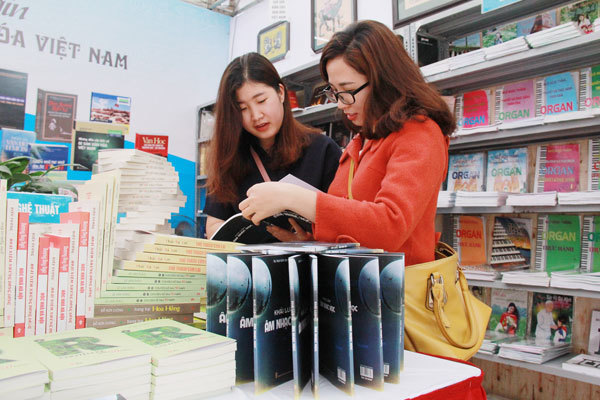 Cuốn sách 'lạ' ở Hội sách công viên Thống Nhất