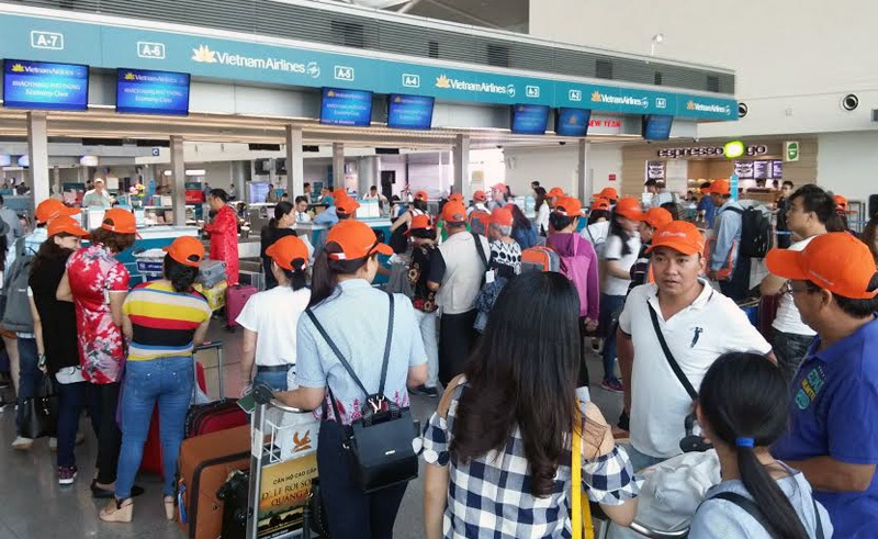Du khách Việt ăn cắp, chửi bậy: 'Cấm cửa' xuất ngoại du lịch