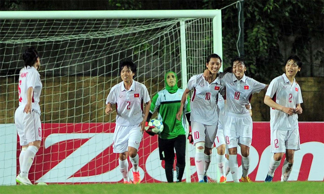 Đại thắng Iran 6-1, nữ Việt Nam sáng cửa vào VCK